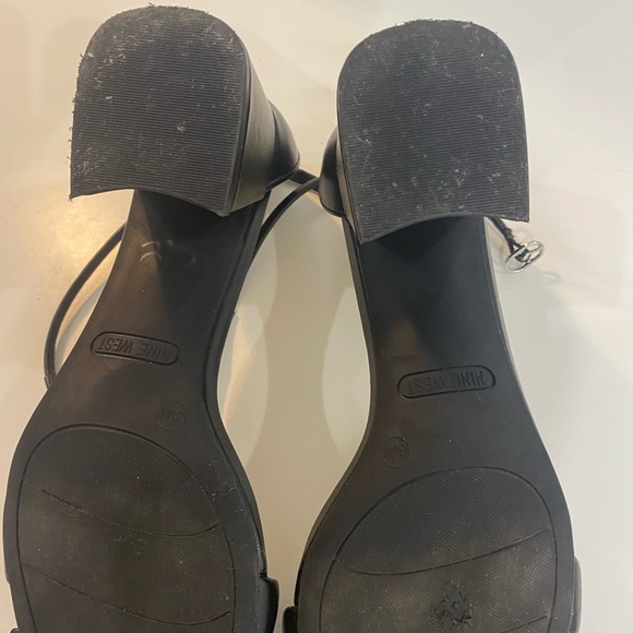 Nine West square toe open toe size 8.5 black block heels - Picture 6 of 9